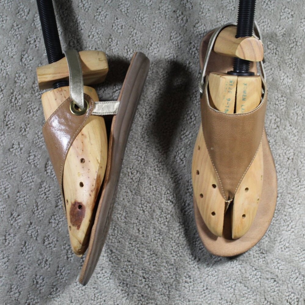 Aerosoles Size 8.5 Tan T-Strap Thong Flat Sandals